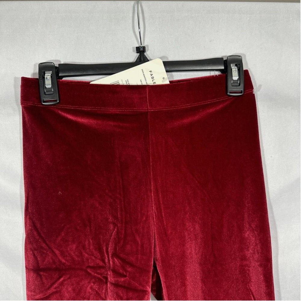 NWT $50 Fabletics [ Medium 8 ] High Waisted Velour 9'' Short in Cherry‎ Red - Picture 4 of 11